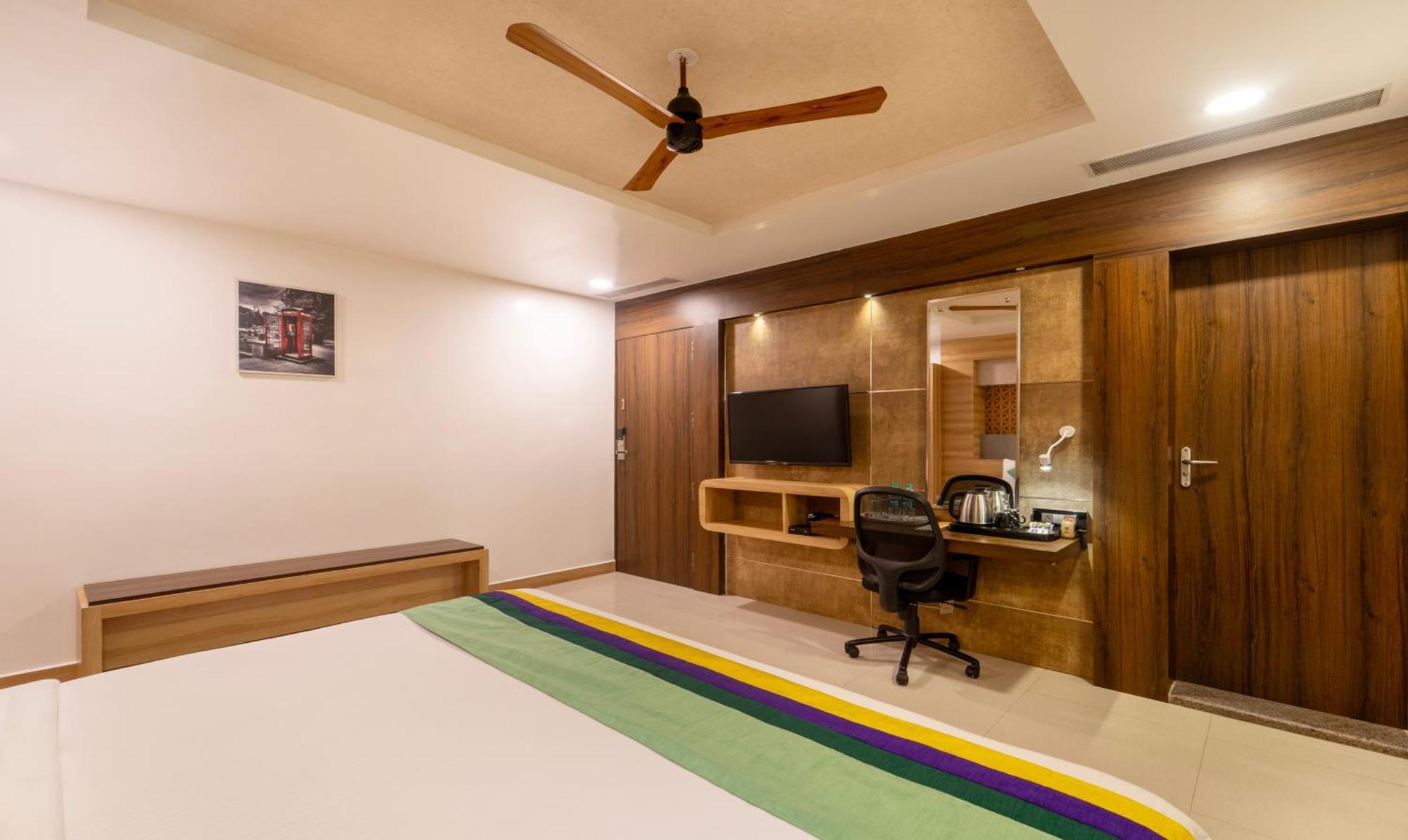 Treebo Golden Swan Pammal Hotel เชนไน ภายนอก รูปภาพ